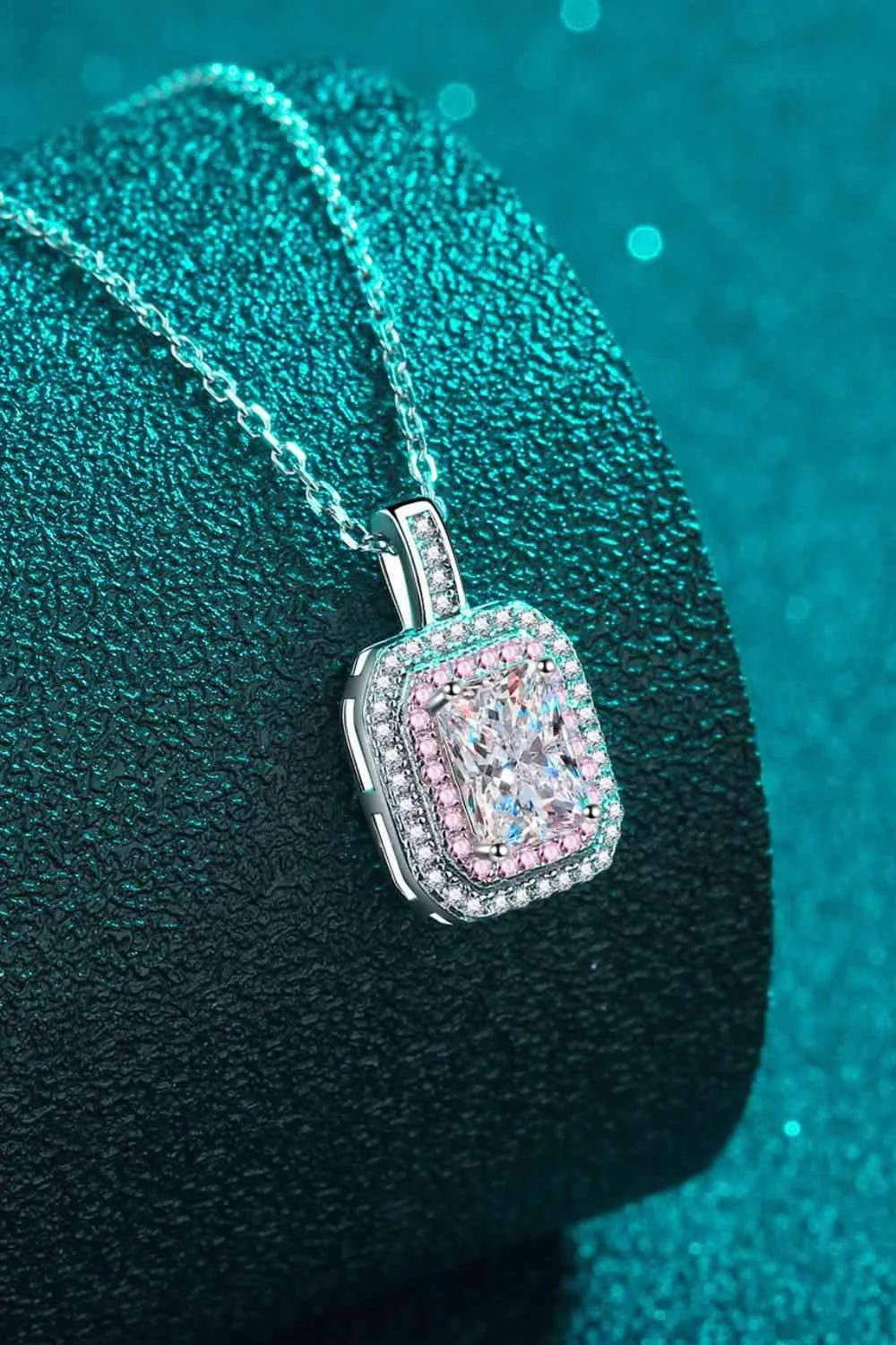 1 Carat Moissanite Geometric Pendant Chain Necklace Moissanite - Tophatter Daily Deals